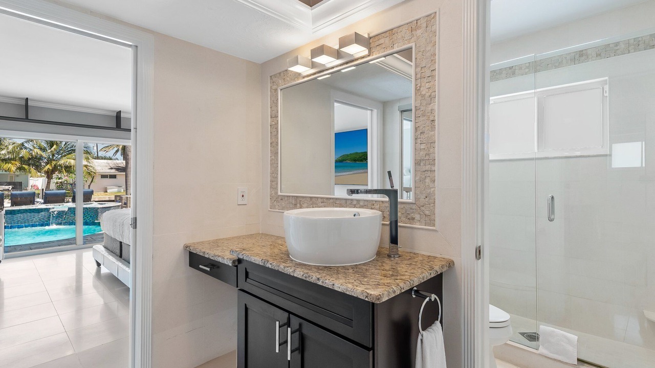 Photo of Bathroom in Garden Isles
