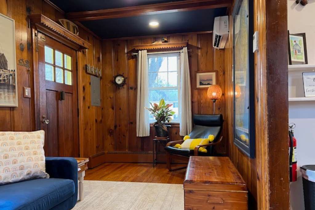 Photo of Livingroom in Parole