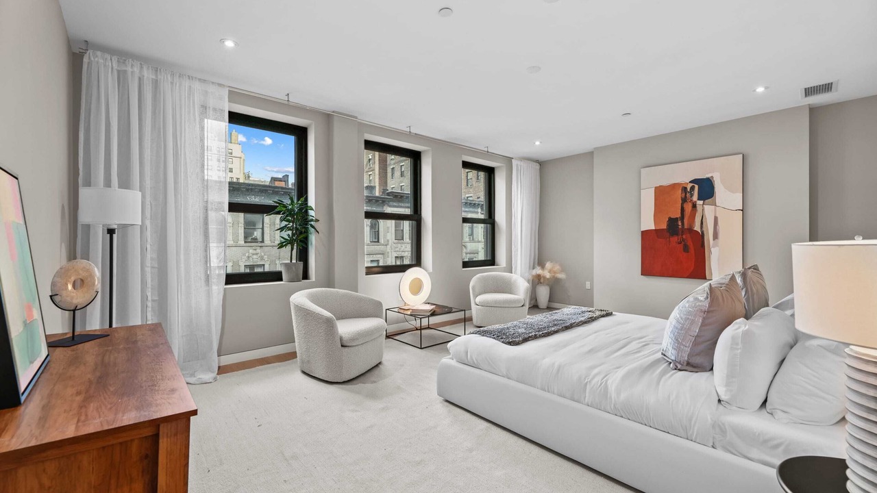 Photo of Bedroom in Bloomingdale