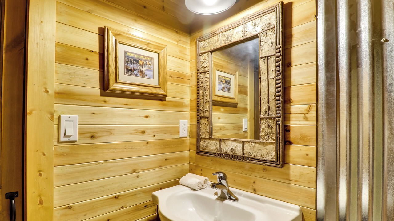 Photo of Bathroom in Rexford