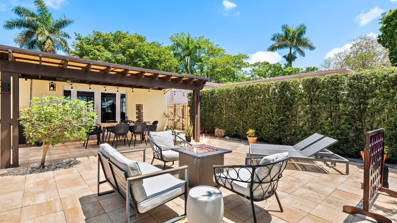Photo of Outdoor in Royal Poinciana