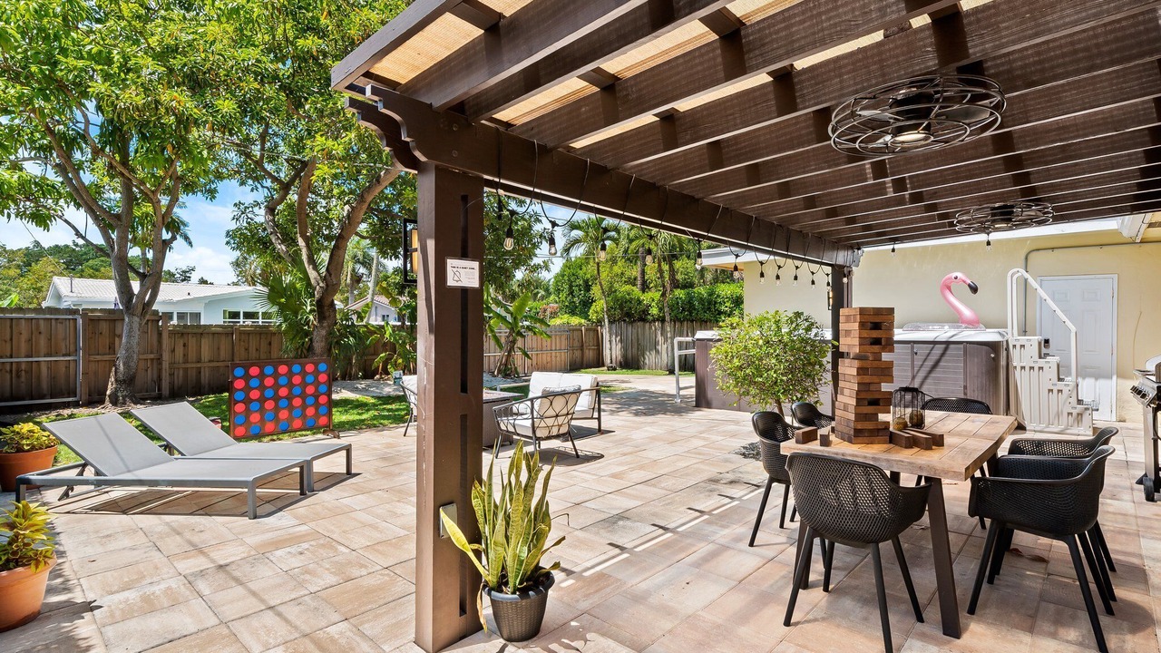 Photo of Outdoor in Royal Poinciana
