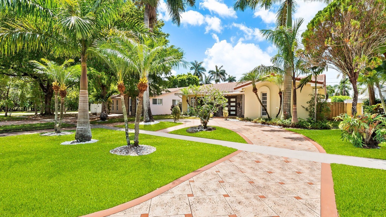 Photo of Outdoor in Royal Poinciana