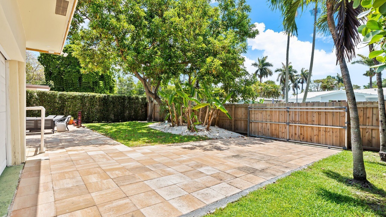 Photo of Patio Balcony in Royal Poinciana