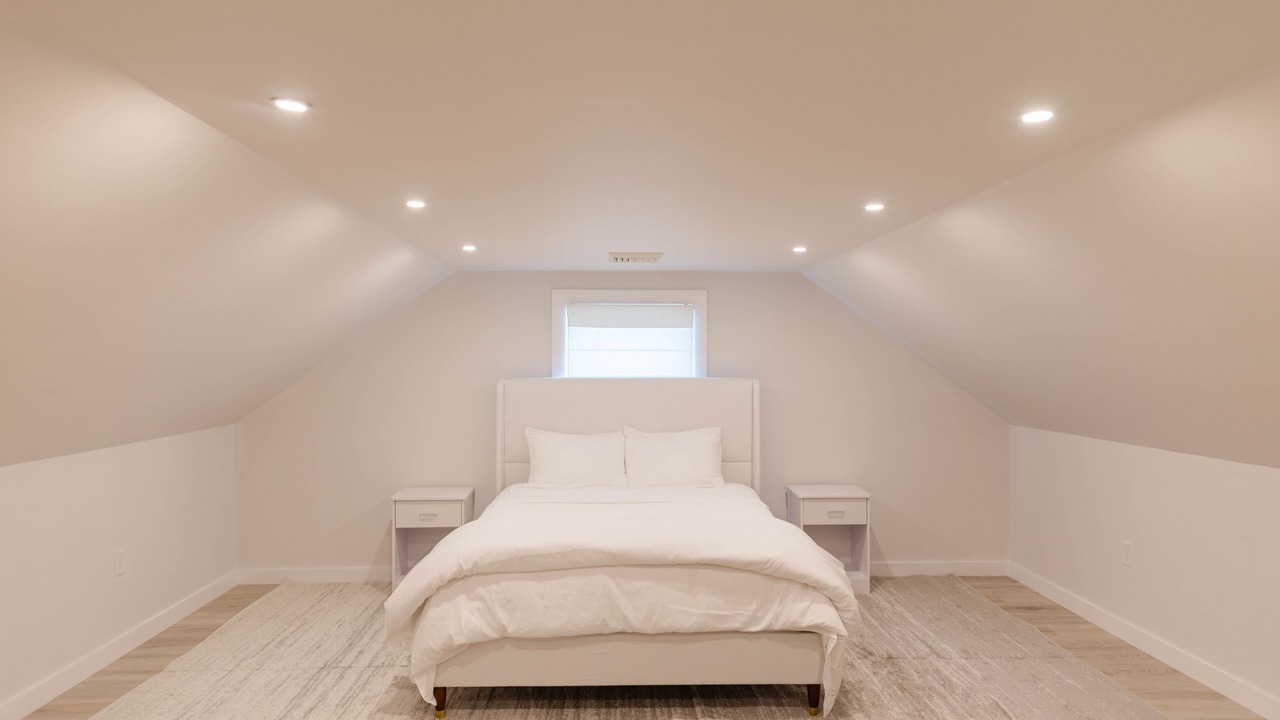 Photo of Bedroom in West of Town