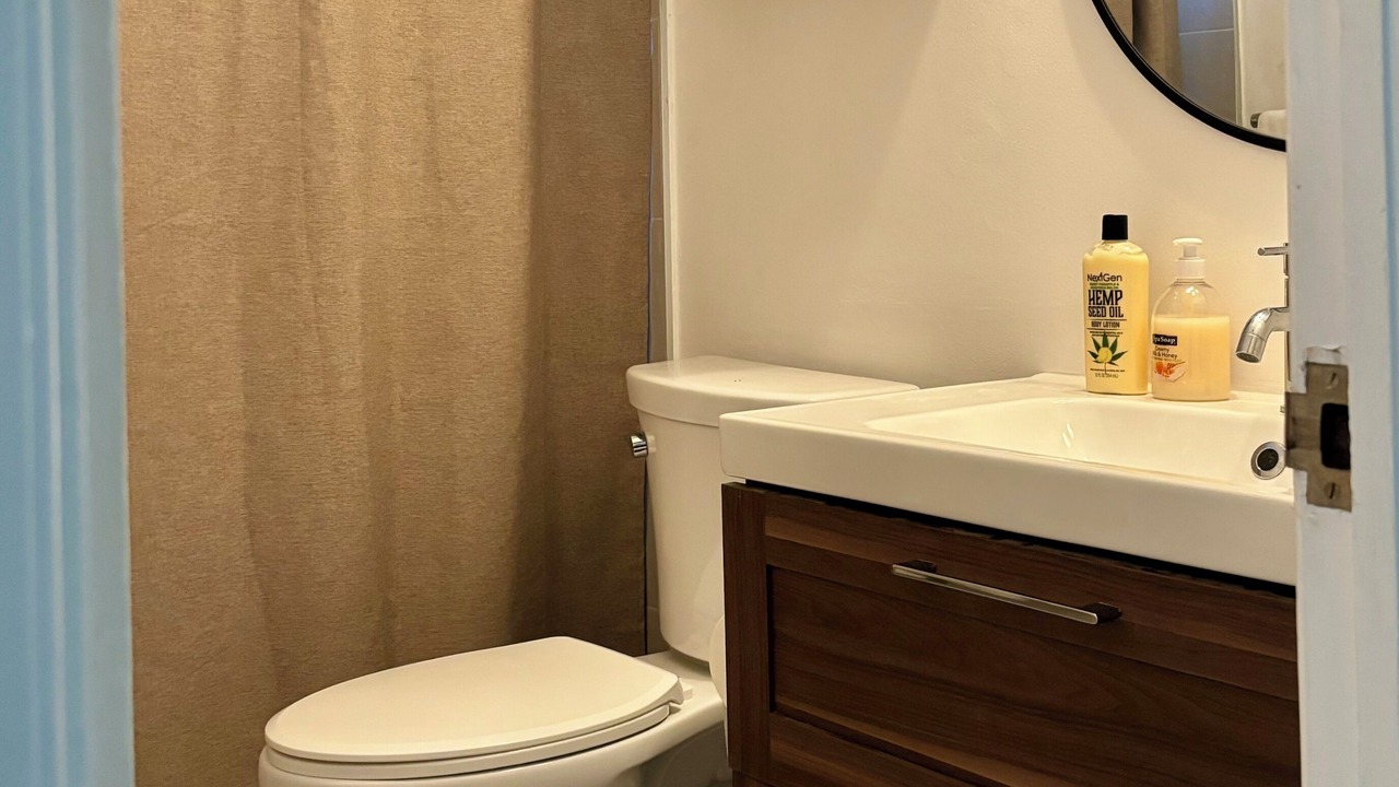 Photo of Bathroom in Biscayne Park