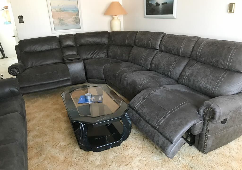 Photo of Livingroom in Town Bank