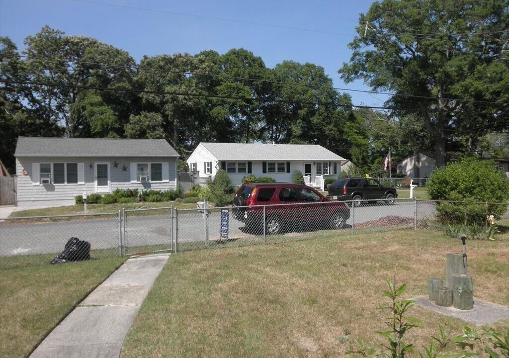 Photo of Outdoor in Town Bank
