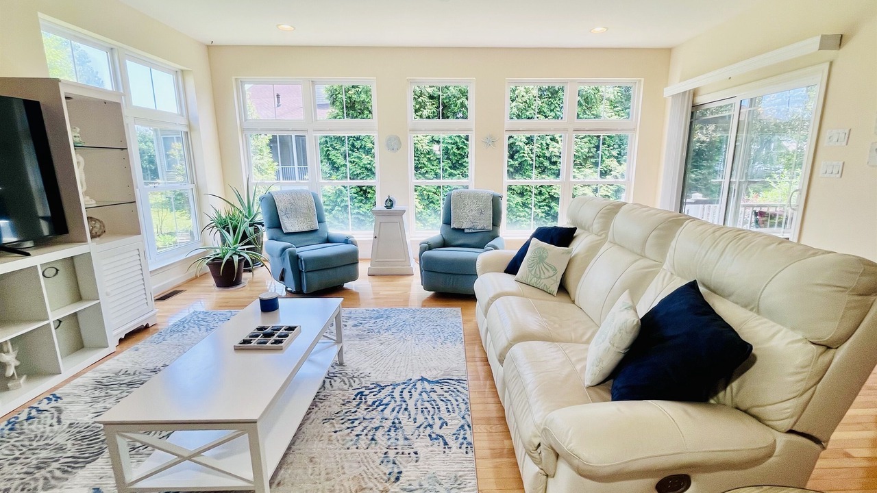 Photo of Livingroom in Swann Cove