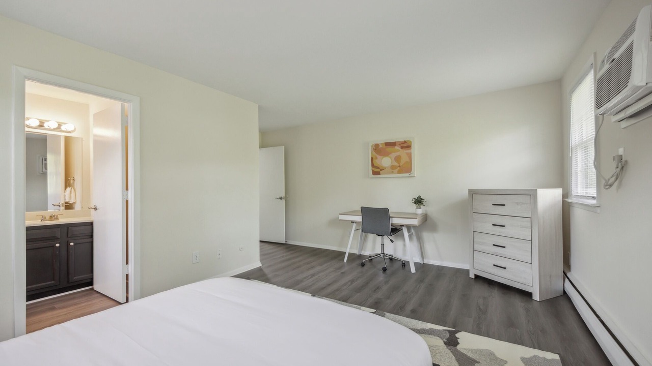 Photo of Bedroom in Newark