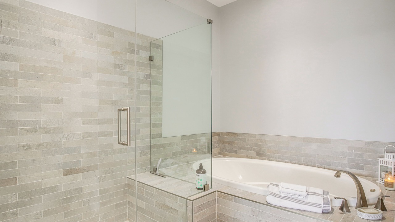 Photo of Bathroom in Sunset Island