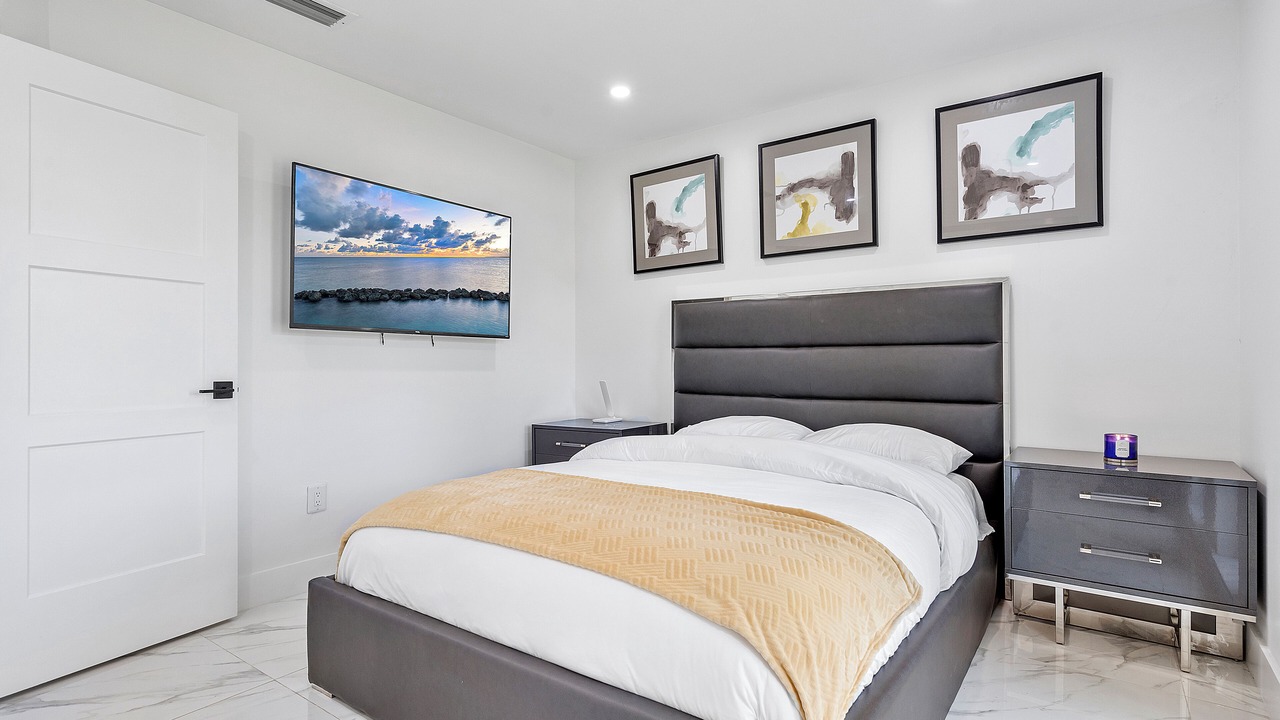 Photo of Bedroom in Miami Gardens