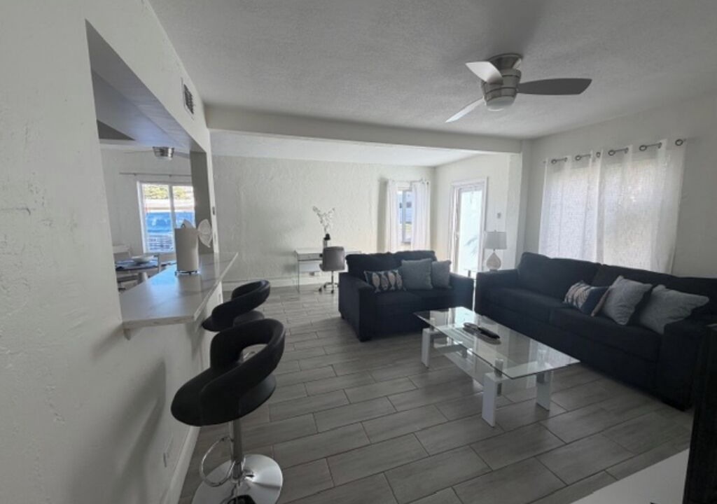 Photo of Livingroom in Deerfield Beach