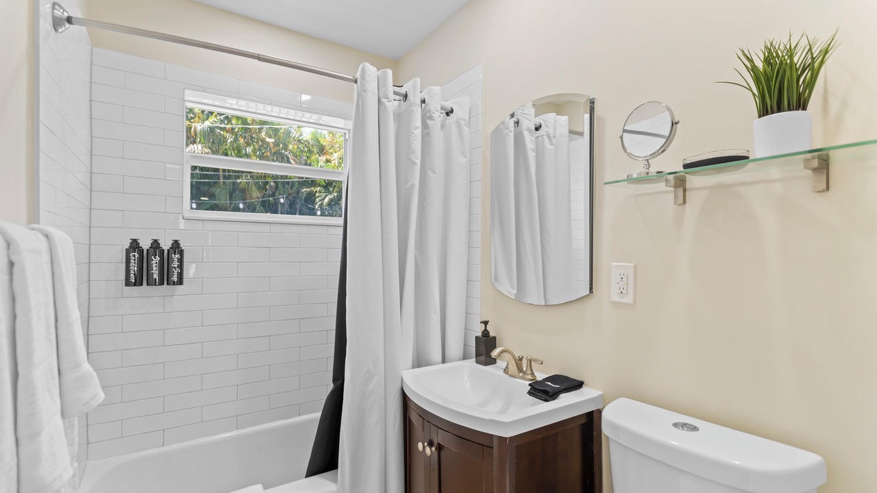 Photo of Bathroom in North Andrews Gardens