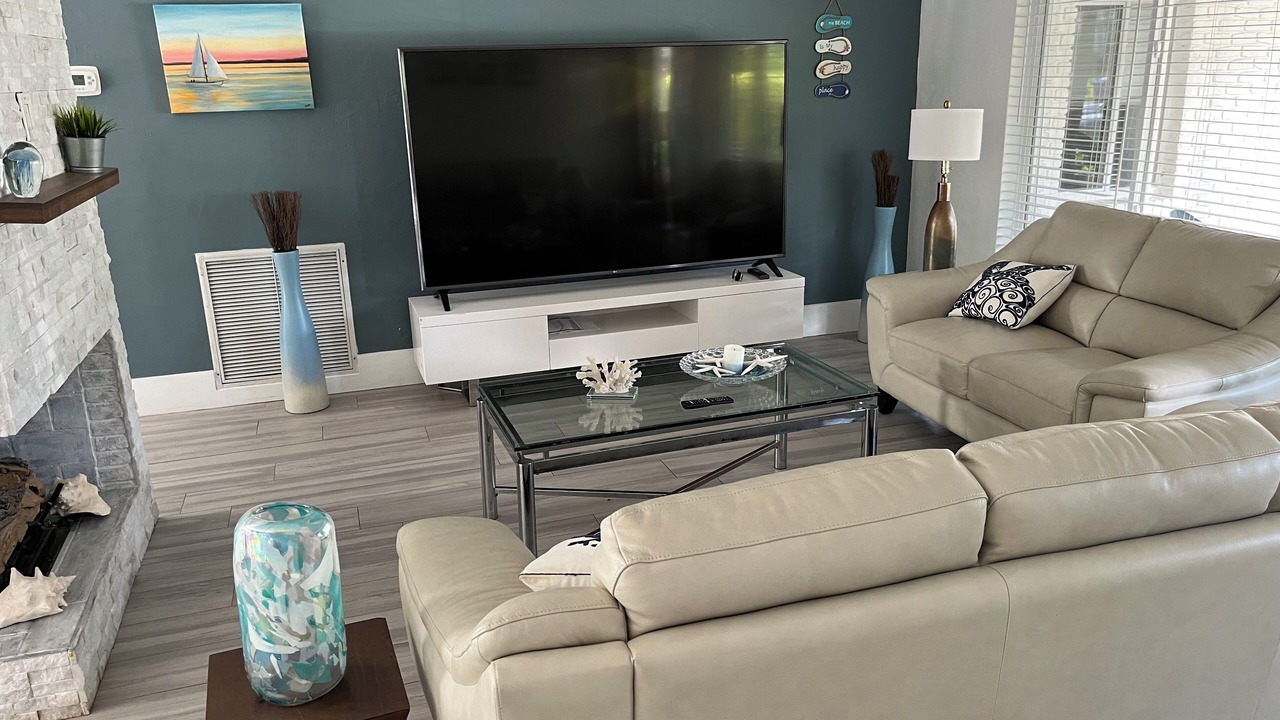 Photo of Livingroom in Dolphin Isles