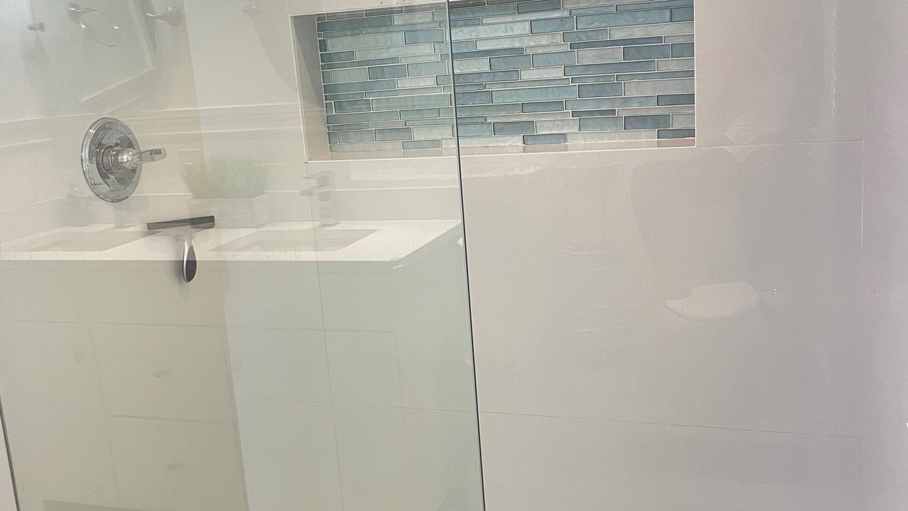 Photo of Bathroom in Dolphin Isles