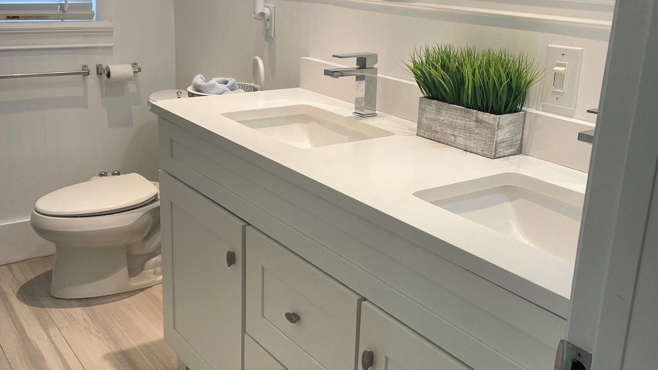 Photo of Bathroom in Dolphin Isles