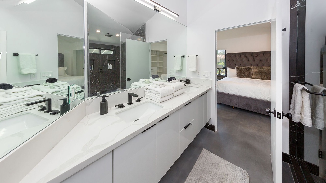 Photo of Bathroom in Carthay Circle