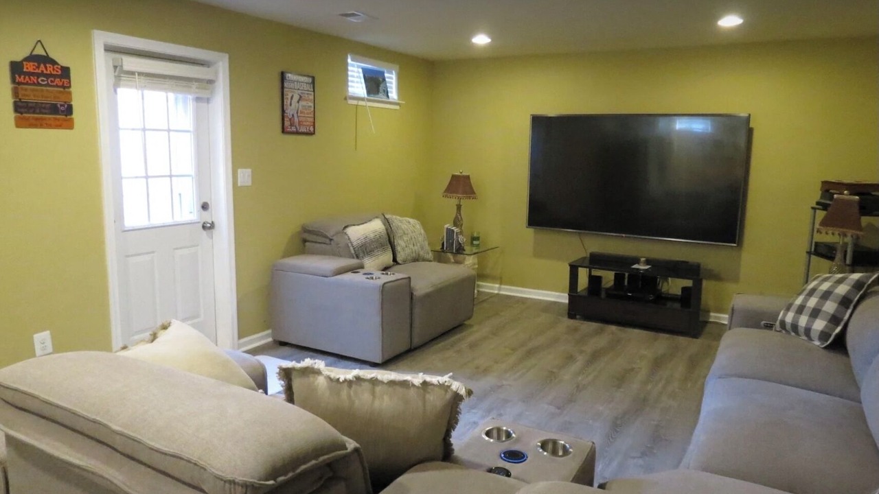 Photo of Livingroom in St. Charles