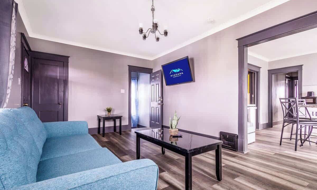 Photo of Livingroom in Downtown Niagara Falls
