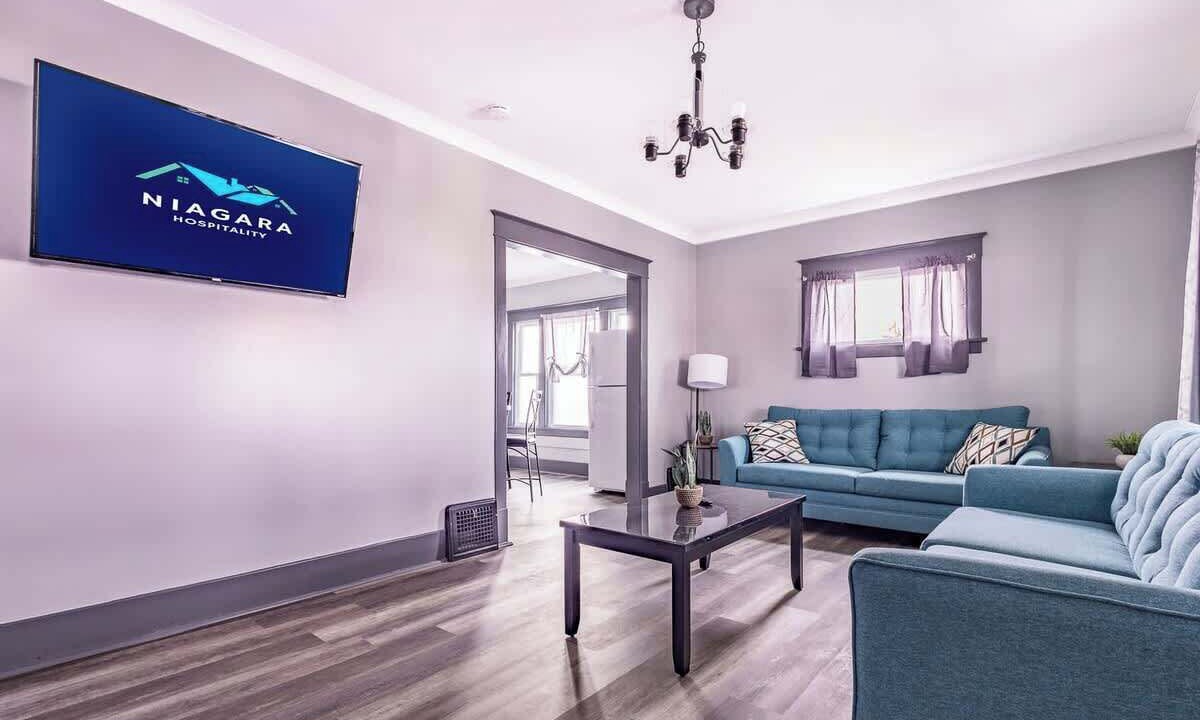 Photo of Livingroom in Downtown Niagara Falls