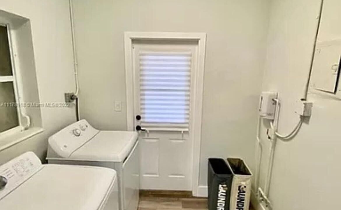 Photo of Bathroom in Riverside Park