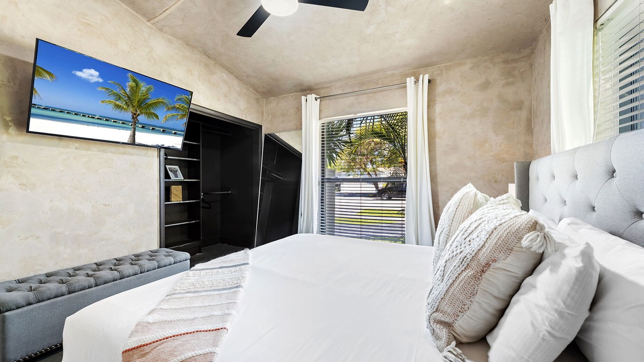 Photo of Bedroom in Ojus