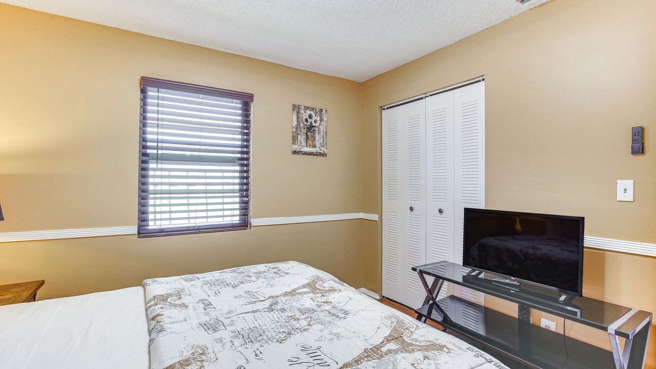 Photo of Bedroom in Sunrise