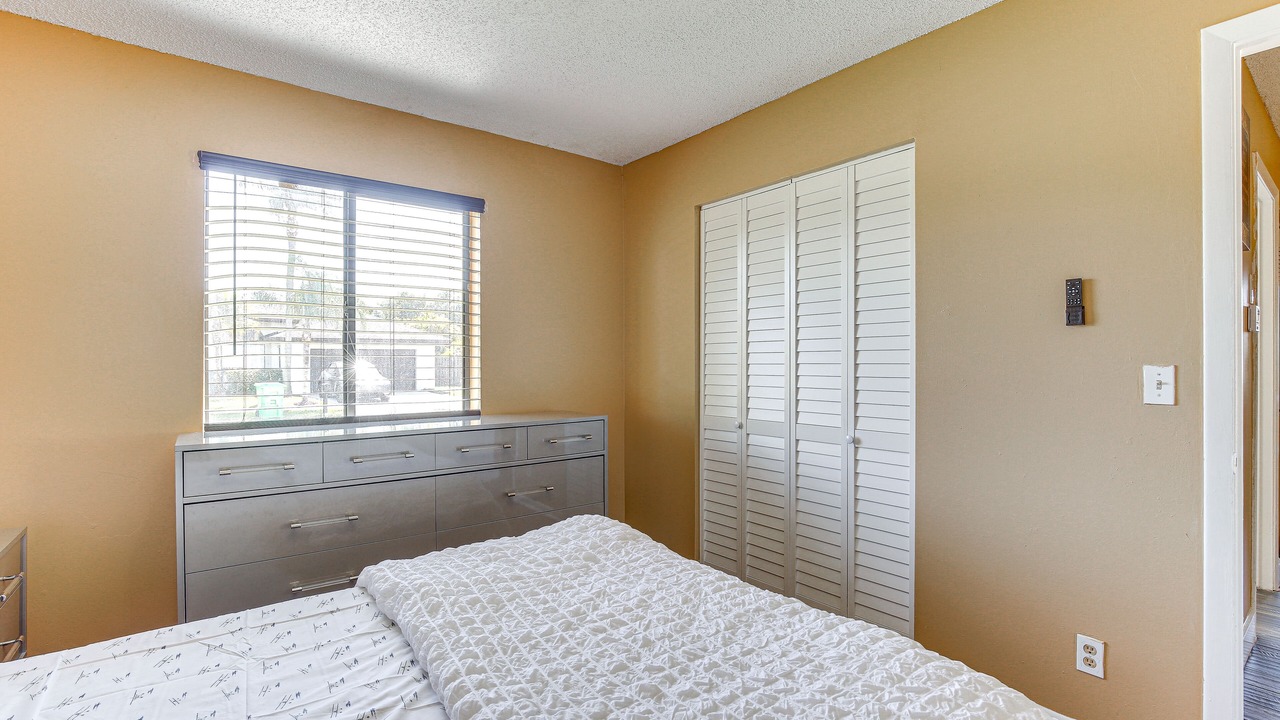 Photo of Bedroom in Sunrise