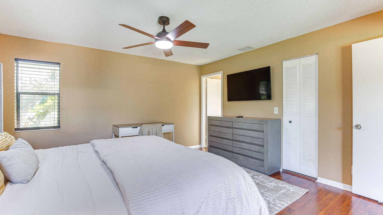 Photo of Bedroom in Sunrise