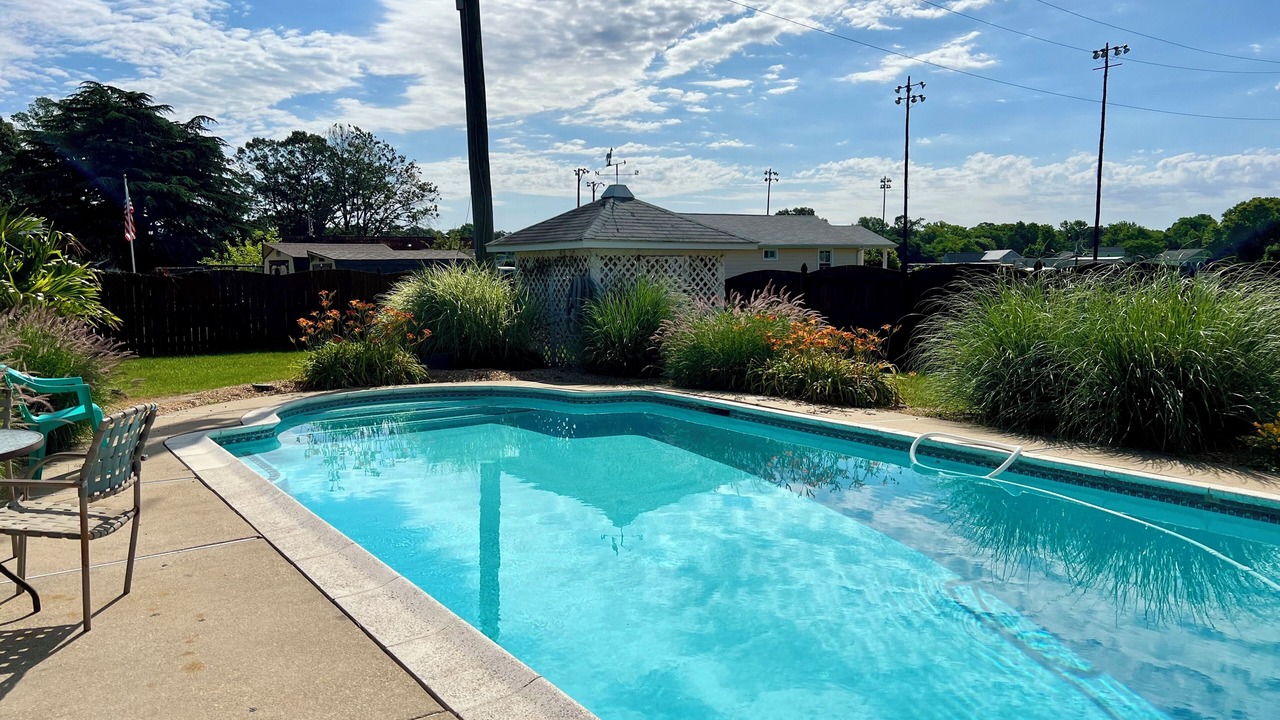 Photo of Outdoor in Issue