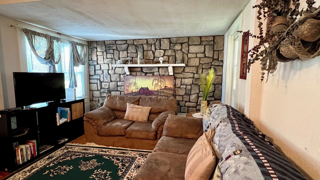 Photo of Livingroom in Issue