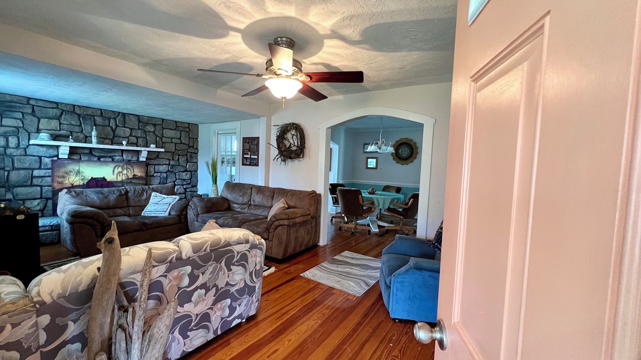 Photo of Livingroom in Issue