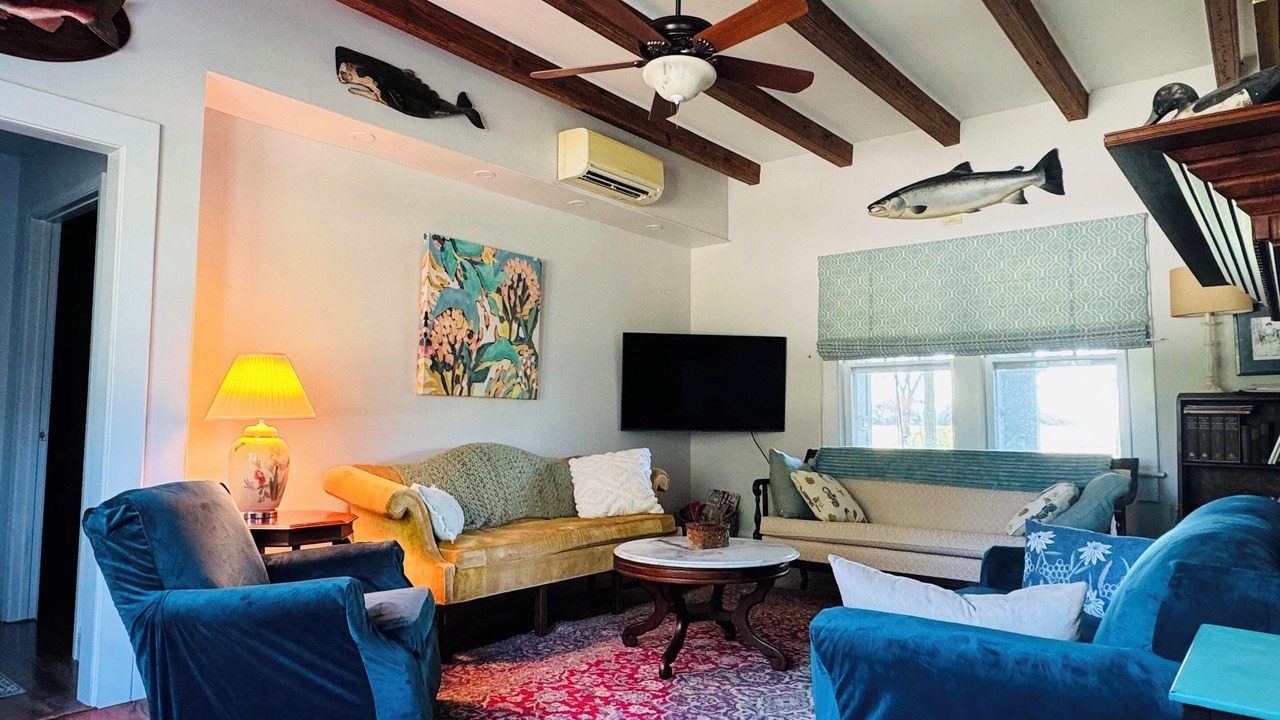 Photo of Bedroom in Belle Haven