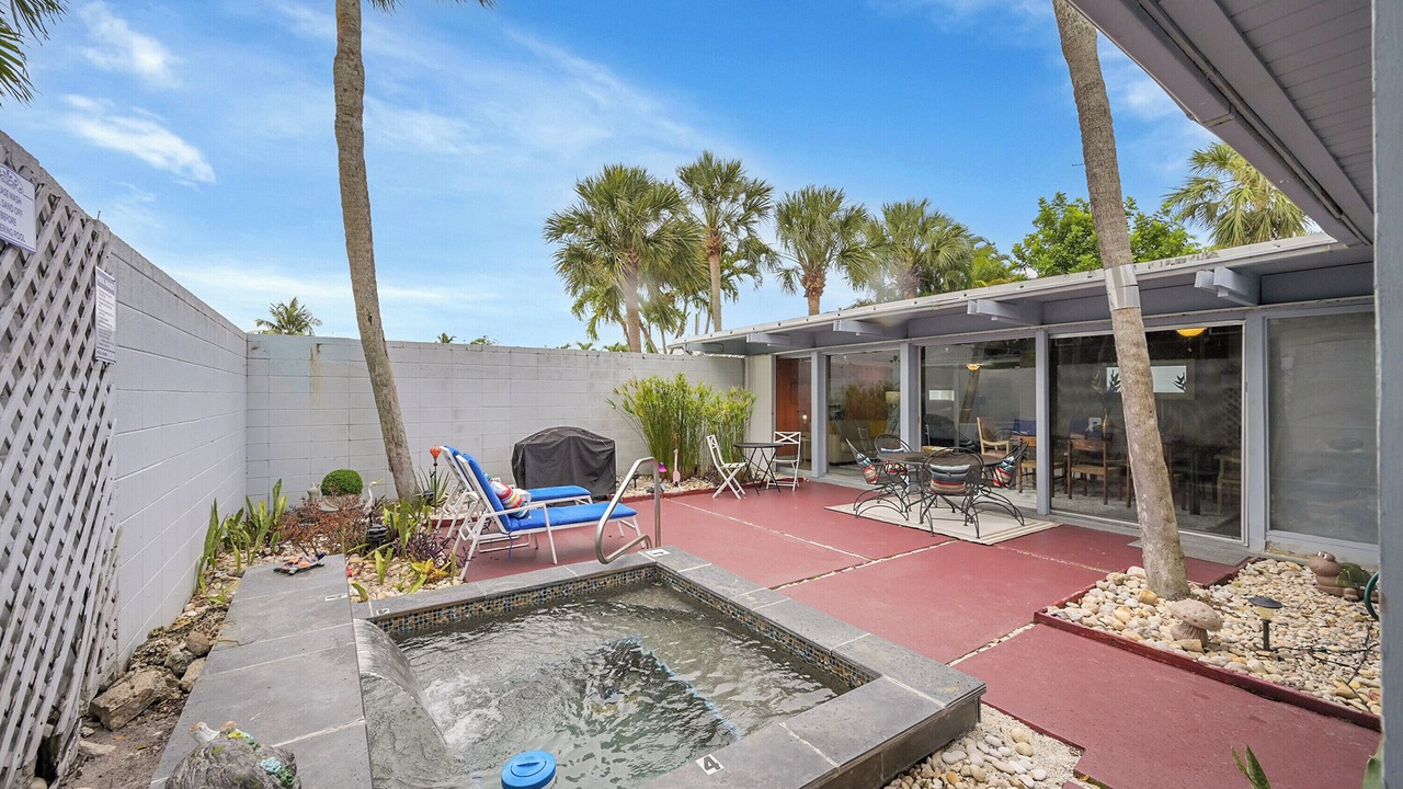 Photo of Patio Balcony in Lauderdale-by-the-Sea