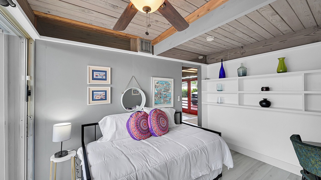 Photo of Bedroom in Lauderdale-by-the-Sea