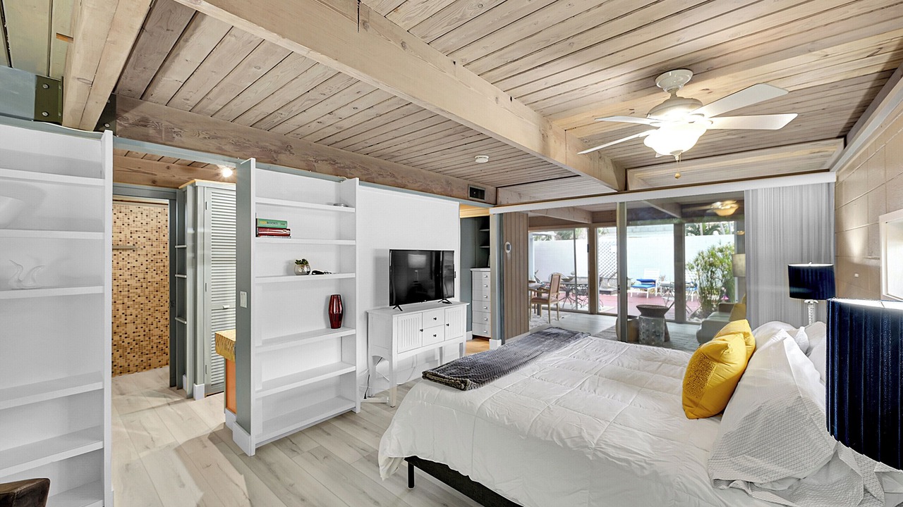 Photo of Bedroom in Lauderdale-by-the-Sea