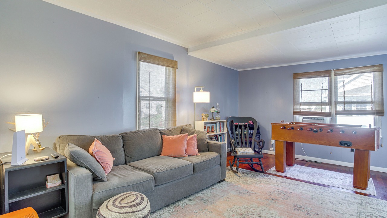 Photo of Livingroom in Ewell