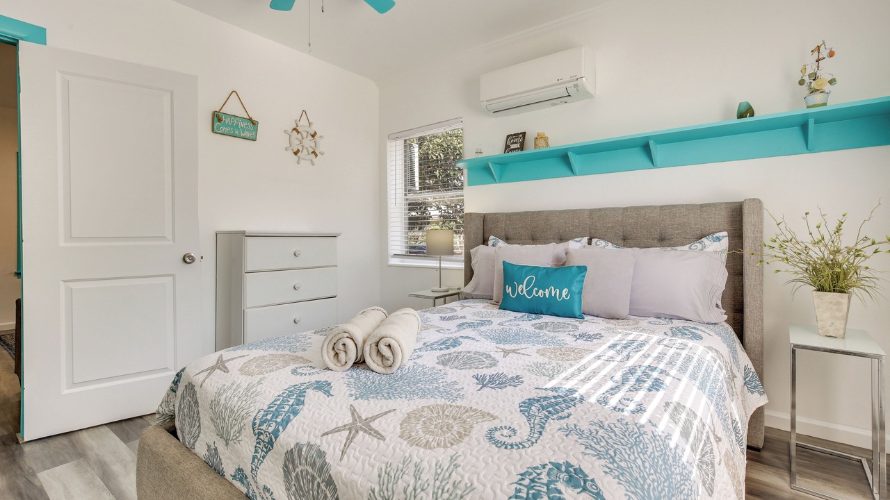 Photo of Bedroom in Royal Poinciana