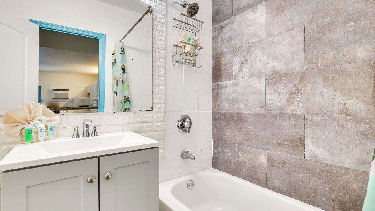 Photo of Bathroom in Royal Poinciana
