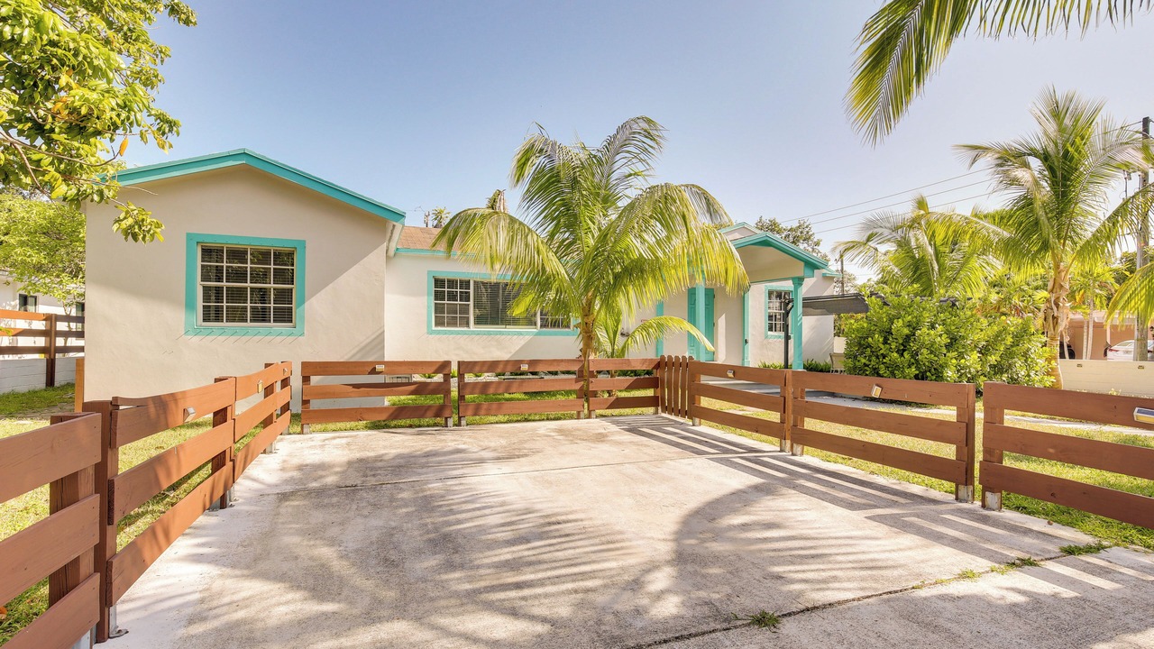 Photo of Outdoor in Royal Poinciana