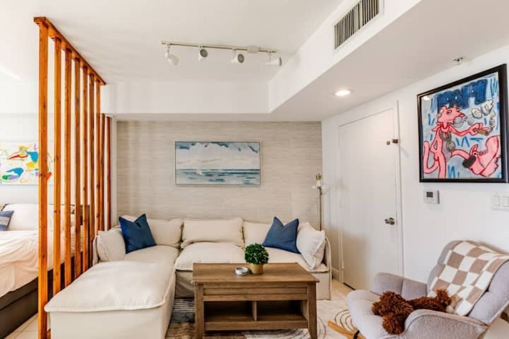 Photo of Livingroom in Midtown