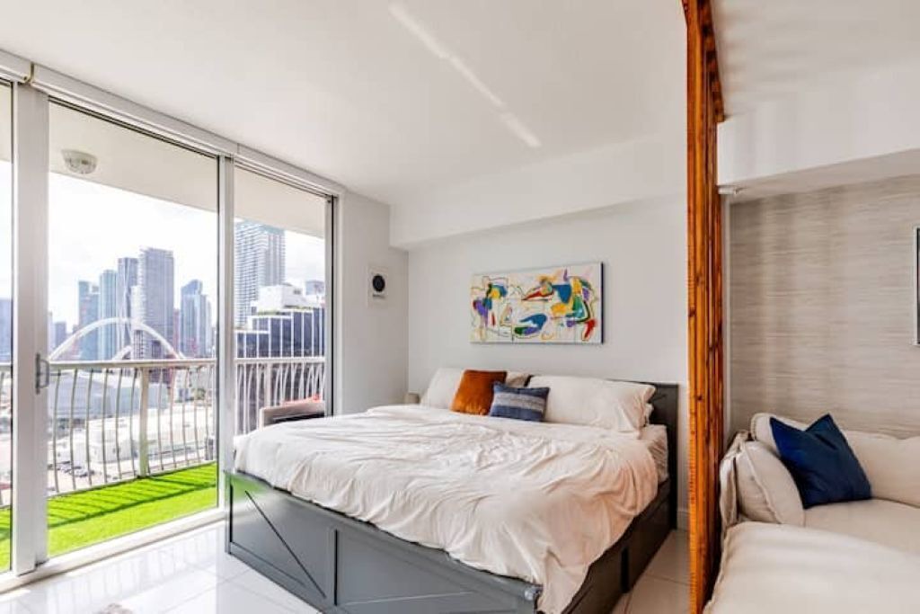 Photo of Bedroom in Midtown