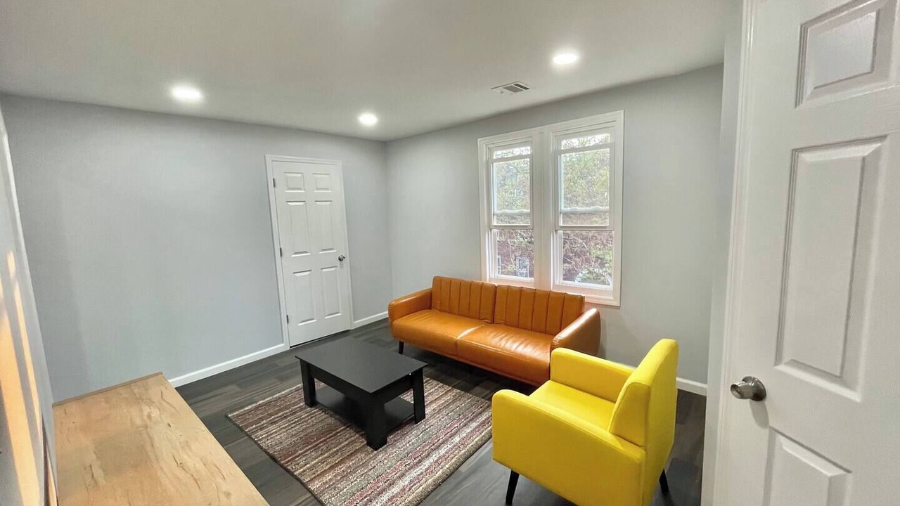 Photo of Livingroom in Forest Hill