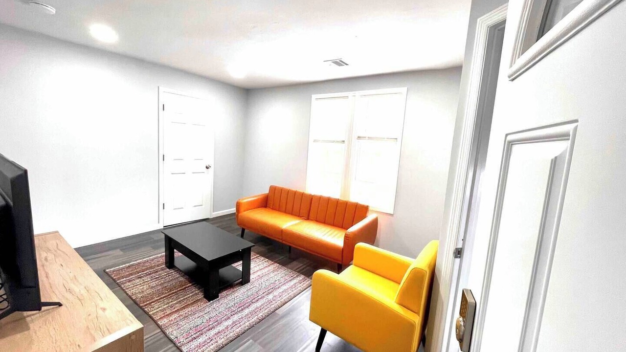 Photo of Livingroom in Forest Hill