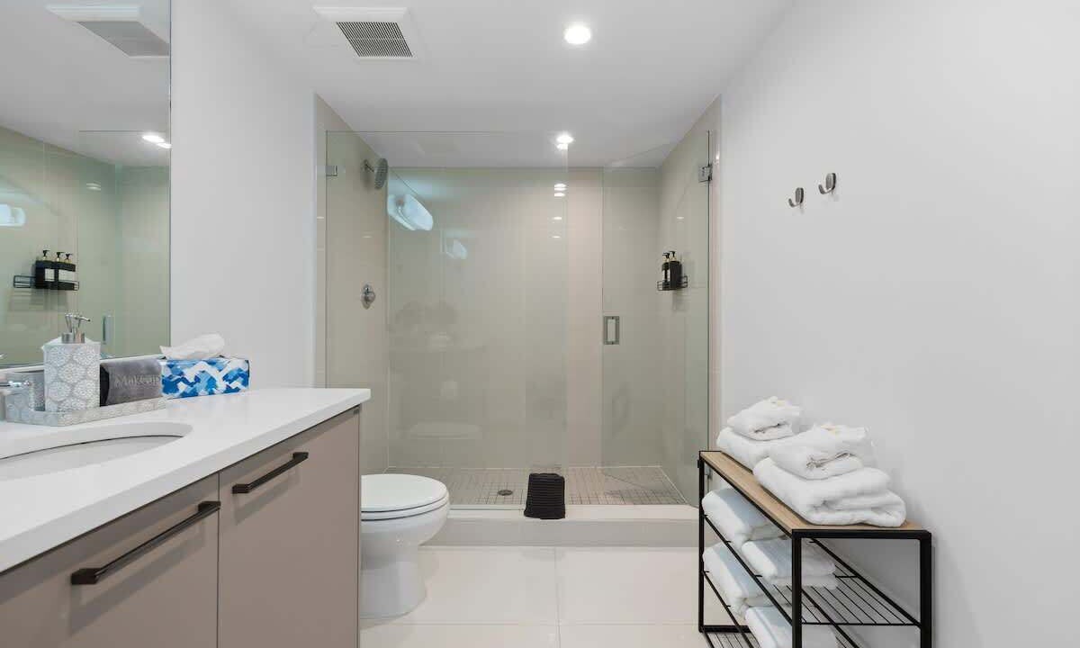 Photo of Bathroom in Bay Harbor Islands