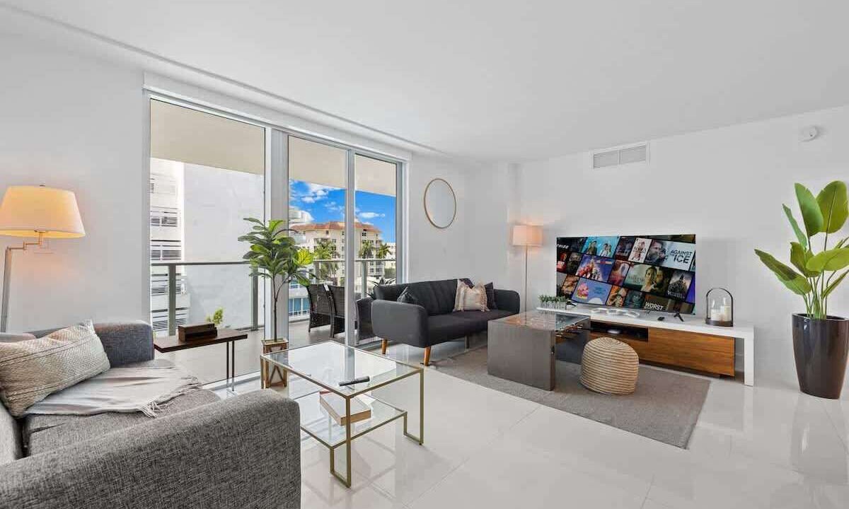 Photo of Livingroom in Bay Harbor Islands