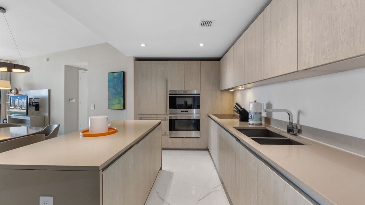 Photo of Kitchen in Hollywood South Central Beach