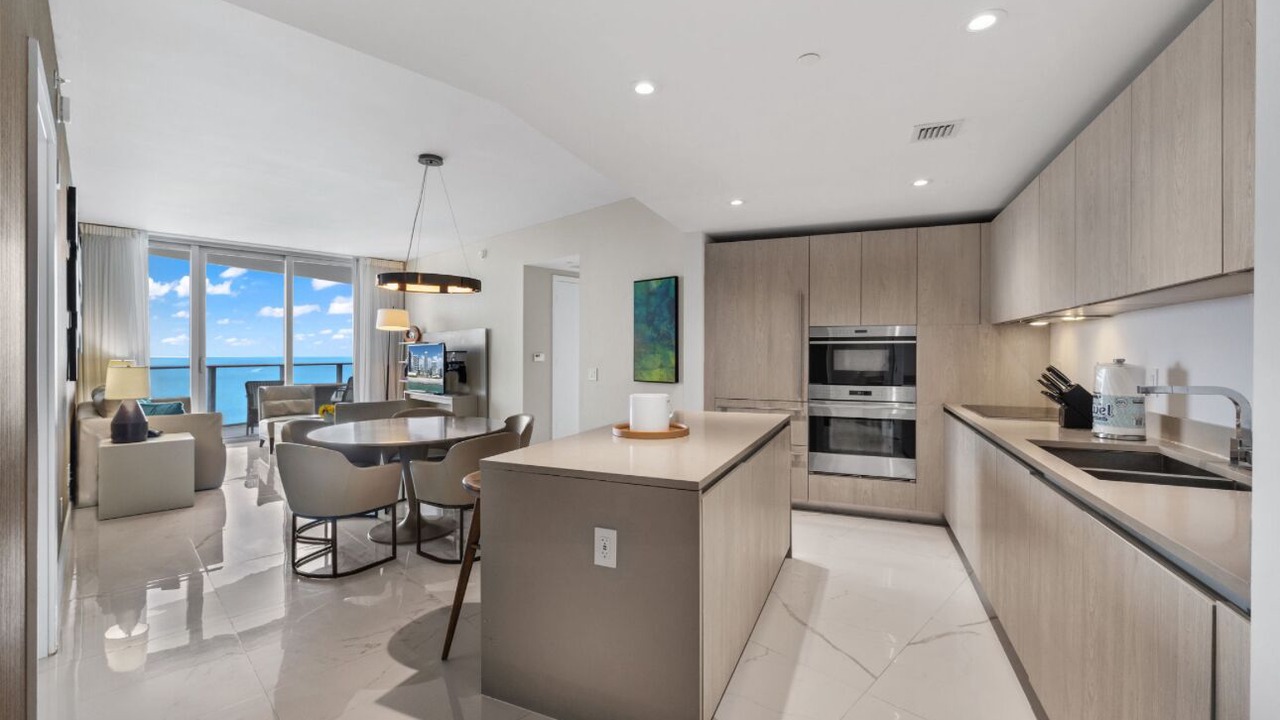 Photo of Kitchen in Hollywood South Central Beach