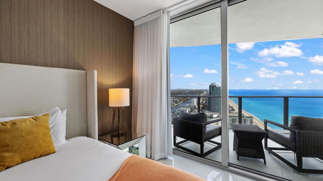 Photo of Bedroom in Hollywood South Central Beach